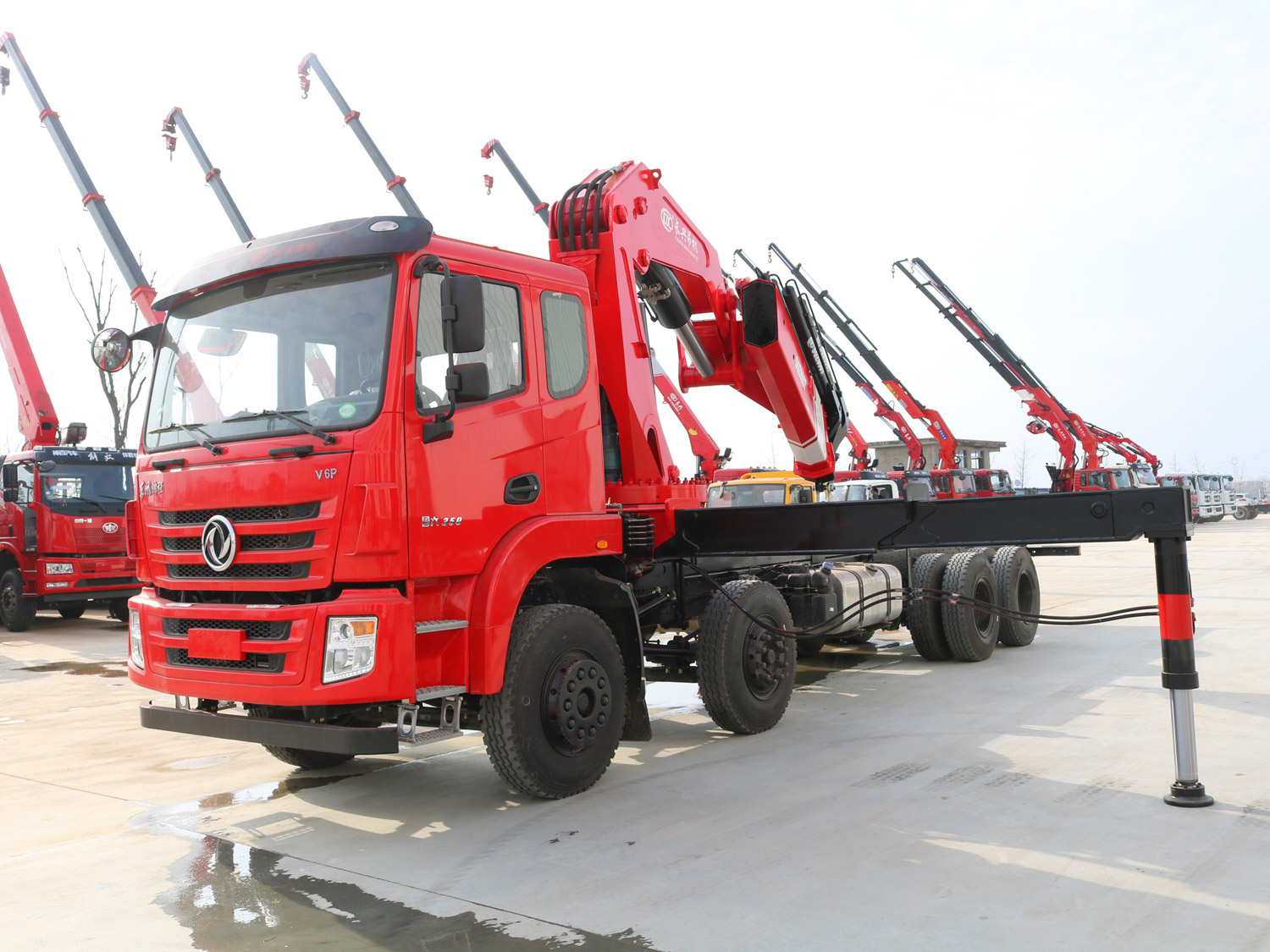 東風(fēng)錦程V6P前四后八上裝長興30噸折臂式吊機