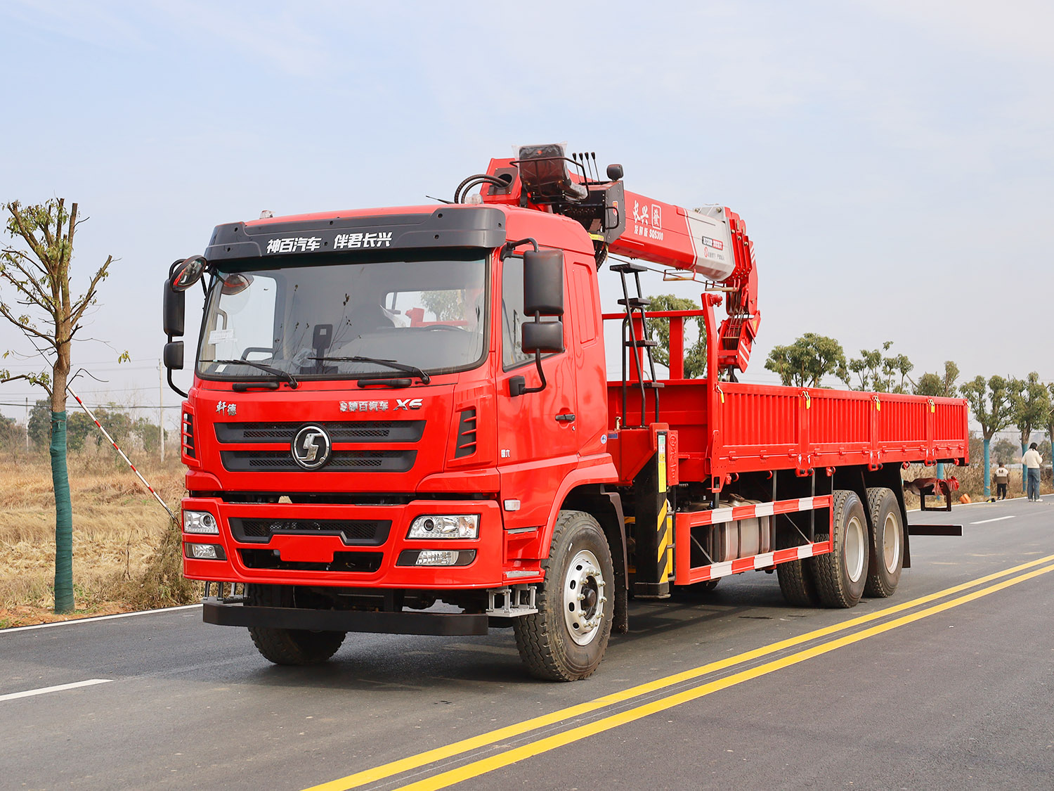 陜汽軒德X6后雙橋上裝長興發(fā)財版12噸直臂式吊機(jī)