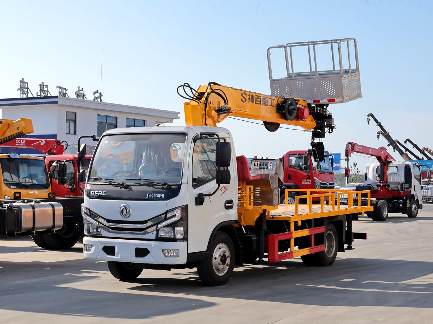東風(fēng)多利卡D6單排隨車吊式高空作業(yè)車（4噸，藍(lán)牌）