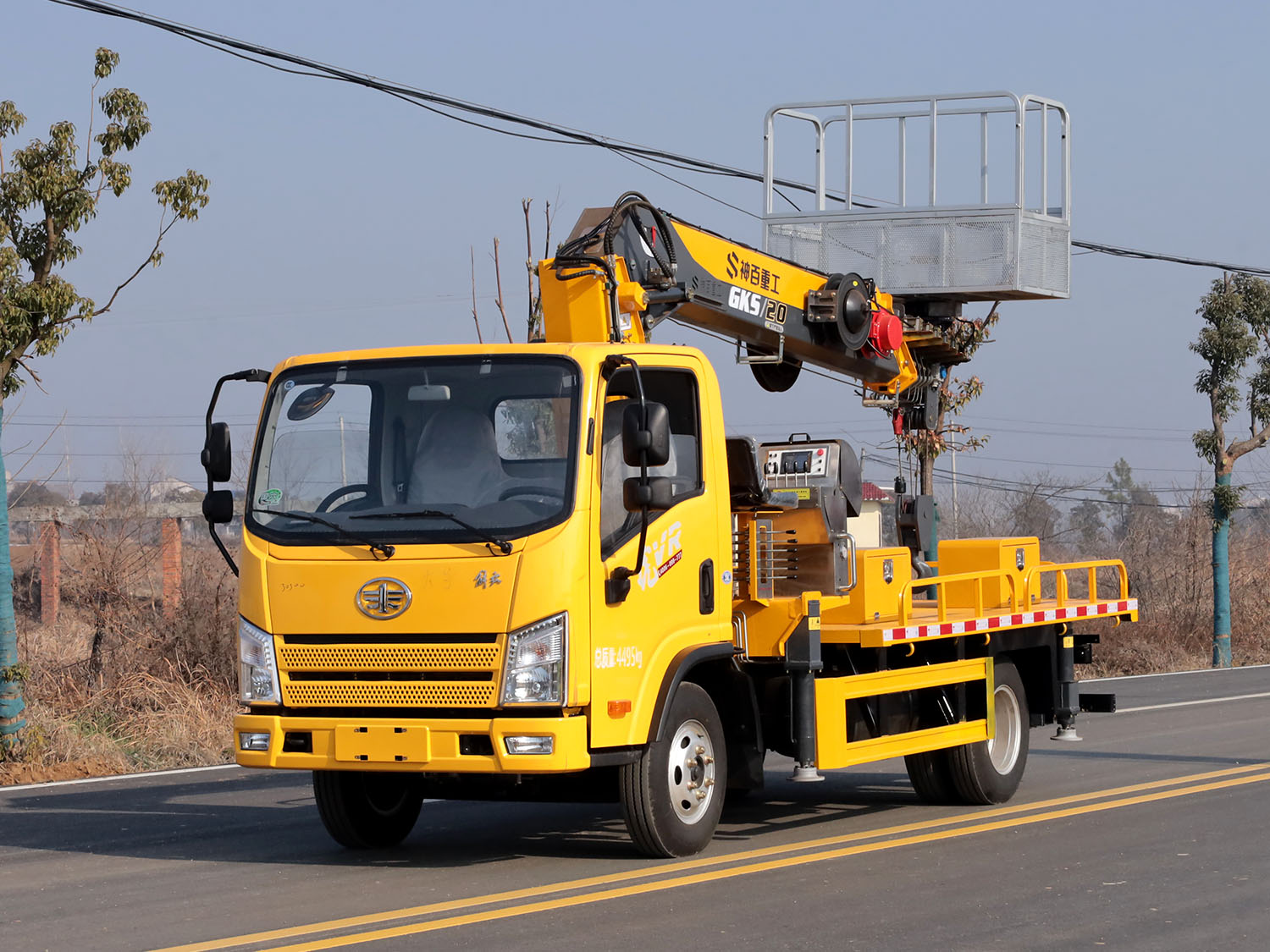 解放虎VR單排隨車吊式高空作業(yè)車（藍(lán)牌，5噸）