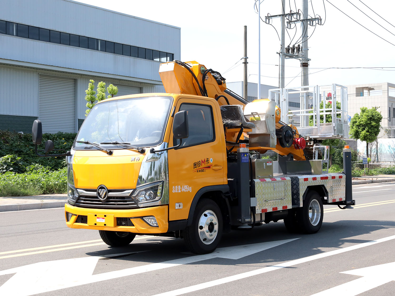 福田奧鈴M卡藍牌28米高空作業(yè)車